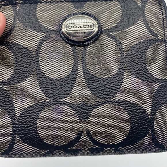 Coach - Bi- Fold Wallet Black and White With C Monogram - Picture 3 of 13